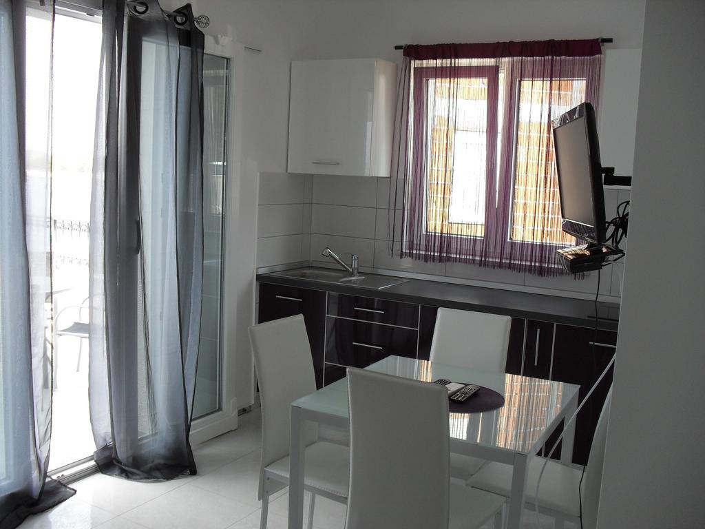Apartments Govic Primošten Chambre photo
