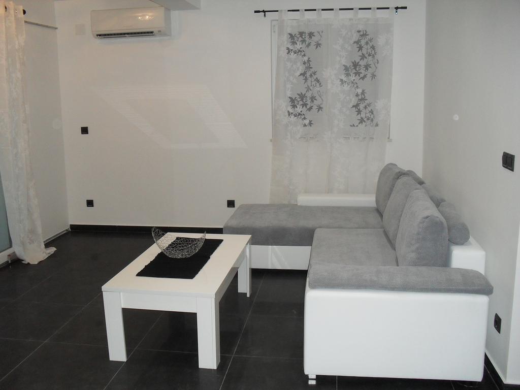 Apartments Govic Primošten Chambre photo