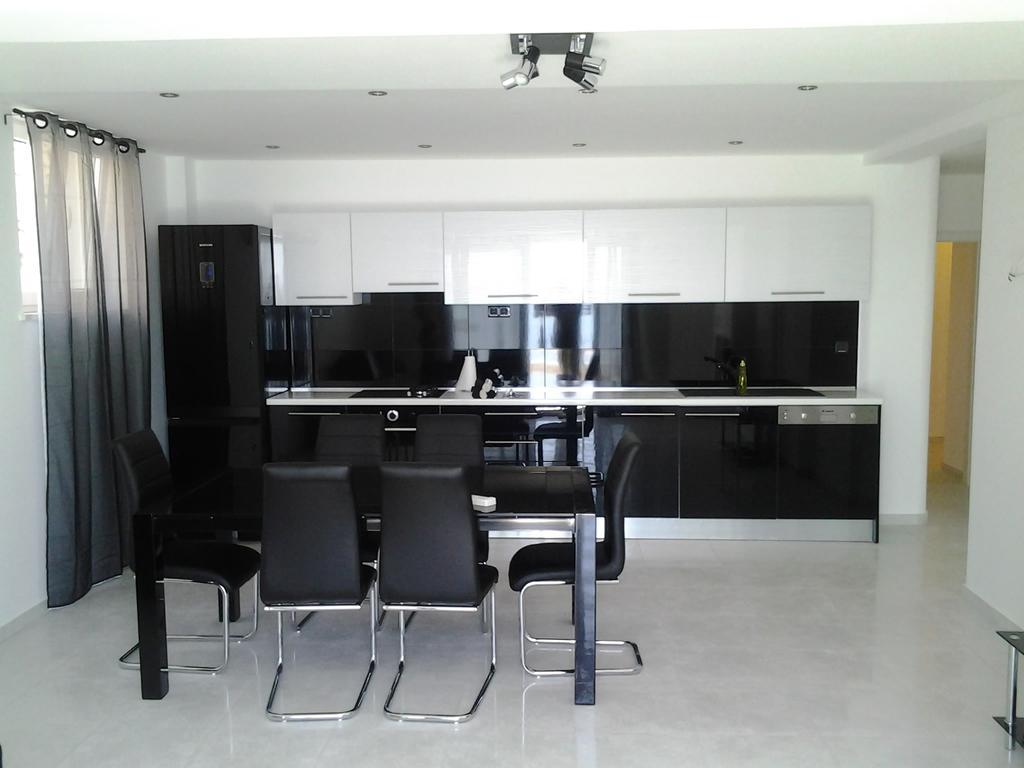 Apartments Govic Primošten Chambre photo