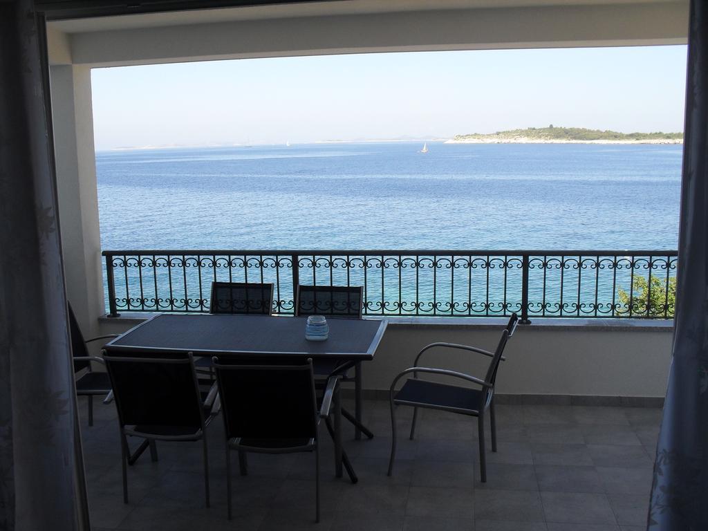 Apartments Govic Primošten Chambre photo